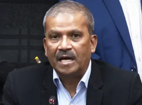 আসিফ নজরুলের ক্ষোভ: ‘আইন আমি করিনি, দায় আমার কেন?’ – আইন উপদেষ্টা স্পষ্ট করলেন গেজেট বিতর্ক