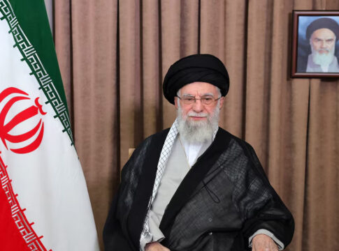 অপারেশন শুরুর পর বাঙ্কারে খামেনি, সপরিবারে অবস্থান তেহরানের গোপন স্থানে