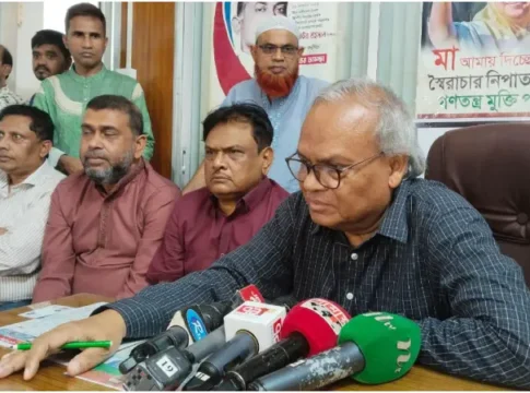 বিএনপির রিজভী বললেন: গোটা জাতি তাকিয়ে লন্ডনের ঐতিহাসিক বৈঠকের দিকে