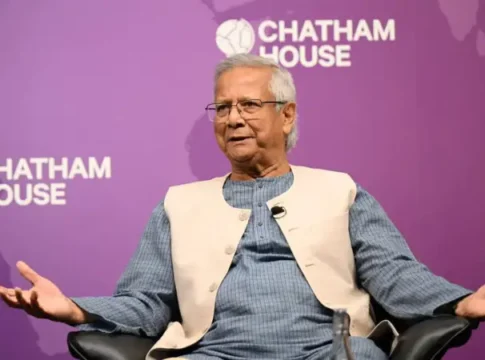 ধানমন্ডি ৩২ ভাঙচুরে পুলিশের নিষ্ক্রিয়তা নিয়ে প্রশ্নের মুখে অধ্যাপক ইউনূস
