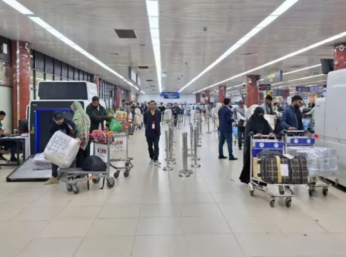 করোনাভাইরাসের সংক্রমণ বৃদ্ধি: বিমানবন্দরে স্বাস্থ্যবিধি নিশ্চিত করার আহ্বান