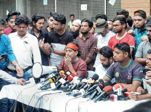 শেখ হাসিনা বিরোধী আন্দোলনে পর্দার আড়ালের স্ট্র্যাটেজিস্ট: কে এই মাহফুজ আবদুল্লাহ?