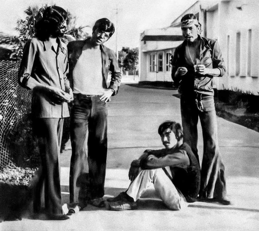 বাংলাদেশের পপসম্রাট আজম খান ও তার ব্যান্ড উচ্চারণ: ইতিহাসের এক অবিস্মরণীয় অধ্যায়