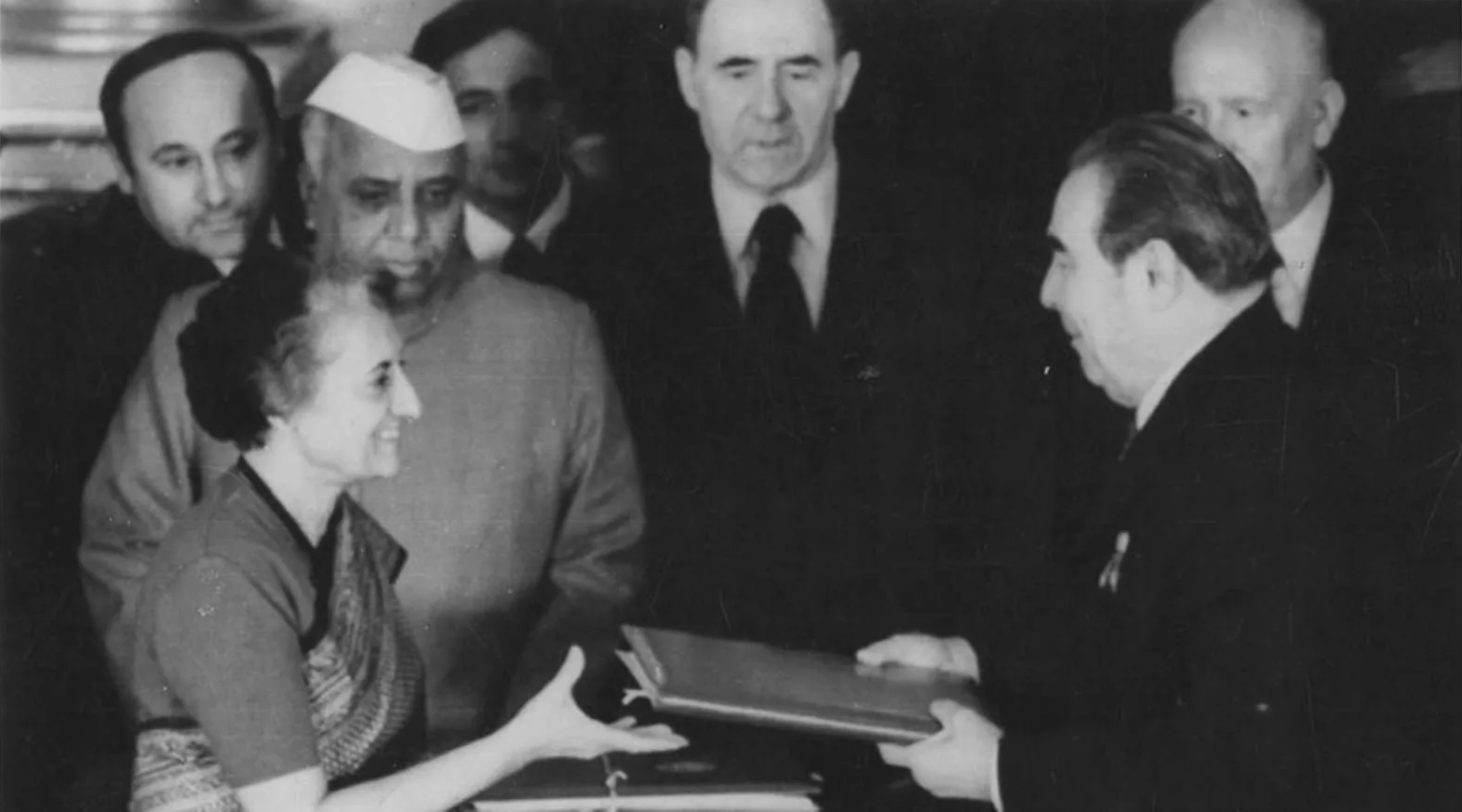 বাংলাদেশকে স্বাধীন করতে সাহায্যকারী দেশ: সোভিয়েত ইউনিয়ন