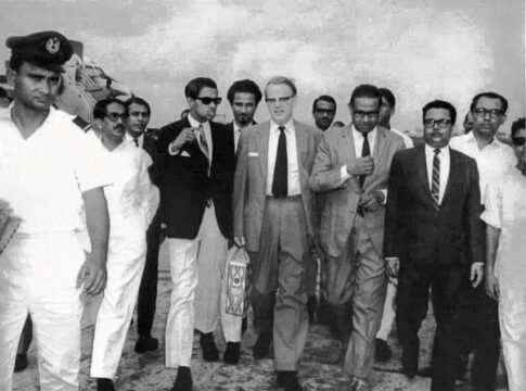 আগরতলা মামলার দিনে কে পাশে ছিলেন—মওদুদ আহমদের স্মৃতিচারণ থেকে অনুলিখন: ৬-দফা সমর্থকদের ভয়ের সময়, ধানমন্ডি ৩২-এ বেগম মুজিবের অশ্রু, আর টমাস উইলিয়ামস কিউসি