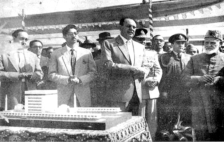 ১৯৬০ সালে আইয়ুব খান কর্তৃক ঢাকার বাইতুল মোকাররম মসজিদের ভিত্তি প্রস্তর স্থাপন: একটি ঐতিহাসিক মুহূর্ত