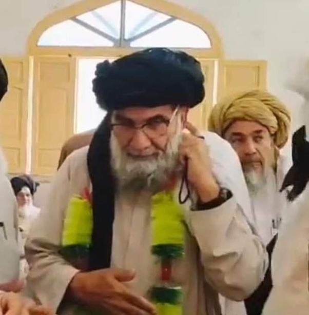 পাকিস্তানে দাউদ মালিক