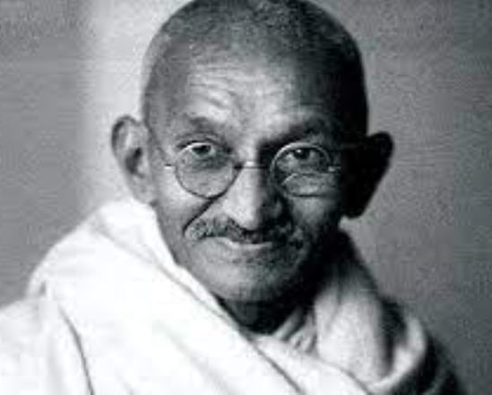 নিলামে মহাত্মা গান্ধীর ঐতিহাসিক চশমা, ২৫ কোটিরও বেশি টাকায় কিনে নিলেন ভারতীয় ব্যবসায়ী