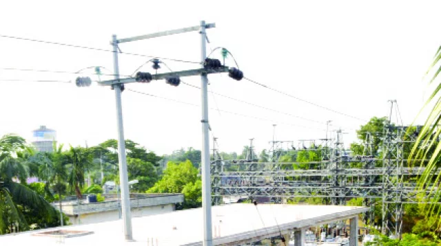 বৃষ্টিতে বৈদ্যুতিক খুঁটি কি বিপজ্জনক? জান-মালের নিরাপত্তায় আধুনিক গ্রাউন্ডিং ও সাবস্টেশন প্রযুক্তি