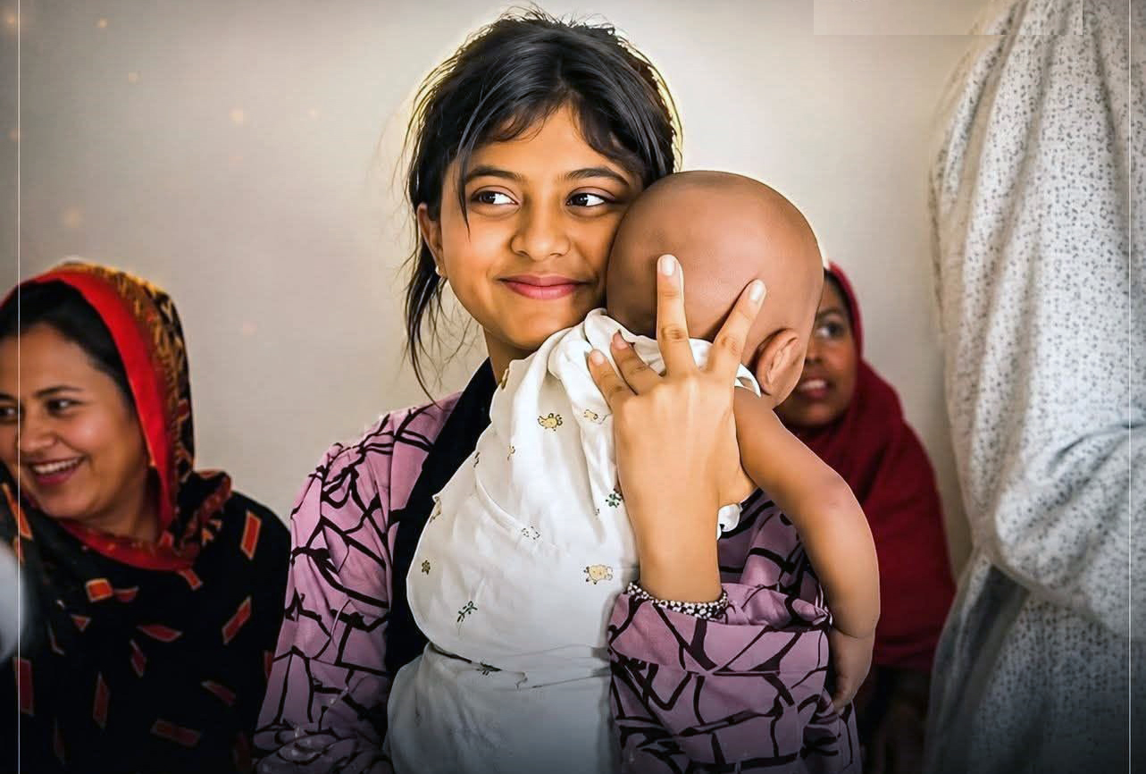 ১৩ বছরের কিশোরীর কোলে ৭ মাসের সন্তান: একটি শৈশব চুরির গল্প